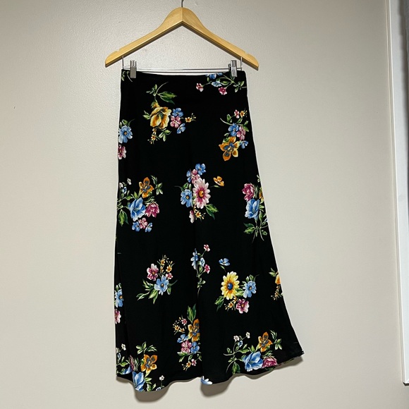 Black and colourful floral midi skirt - Picture 2 of 3